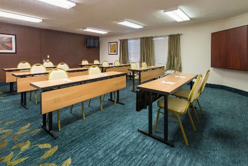 Sonesta Simply Suites Las Vegas Convention Center image 4