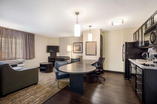 Sonesta Simply Suites Las Vegas Convention Center image 8